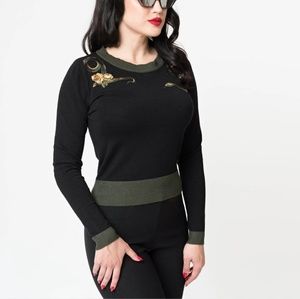 Unique Vintage Serpant sweater